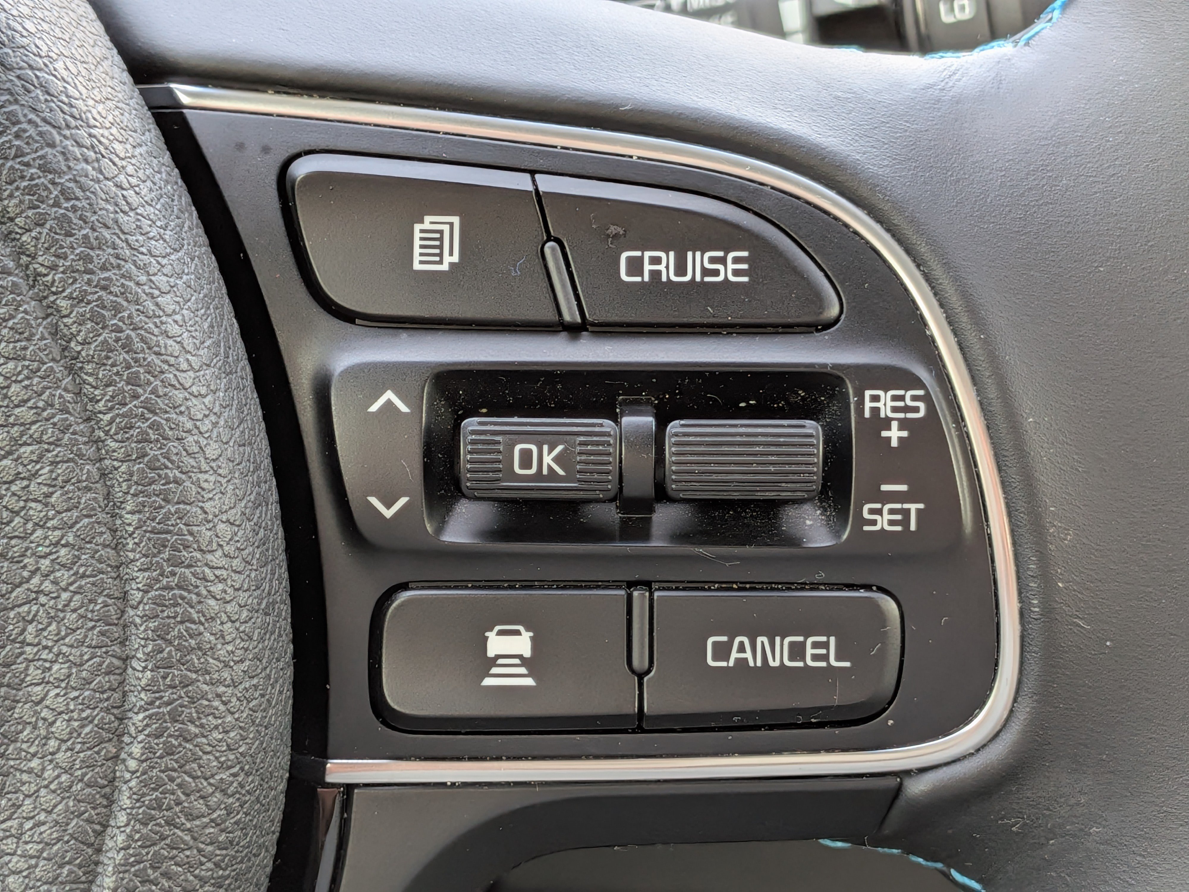 Used 2019 Kia Niro Touring w/ Paint Protection Film Package FWD image 27