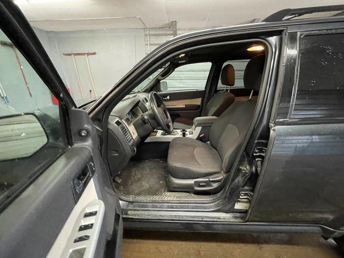 Used 2010 Mercury Mariner 4WD image 21