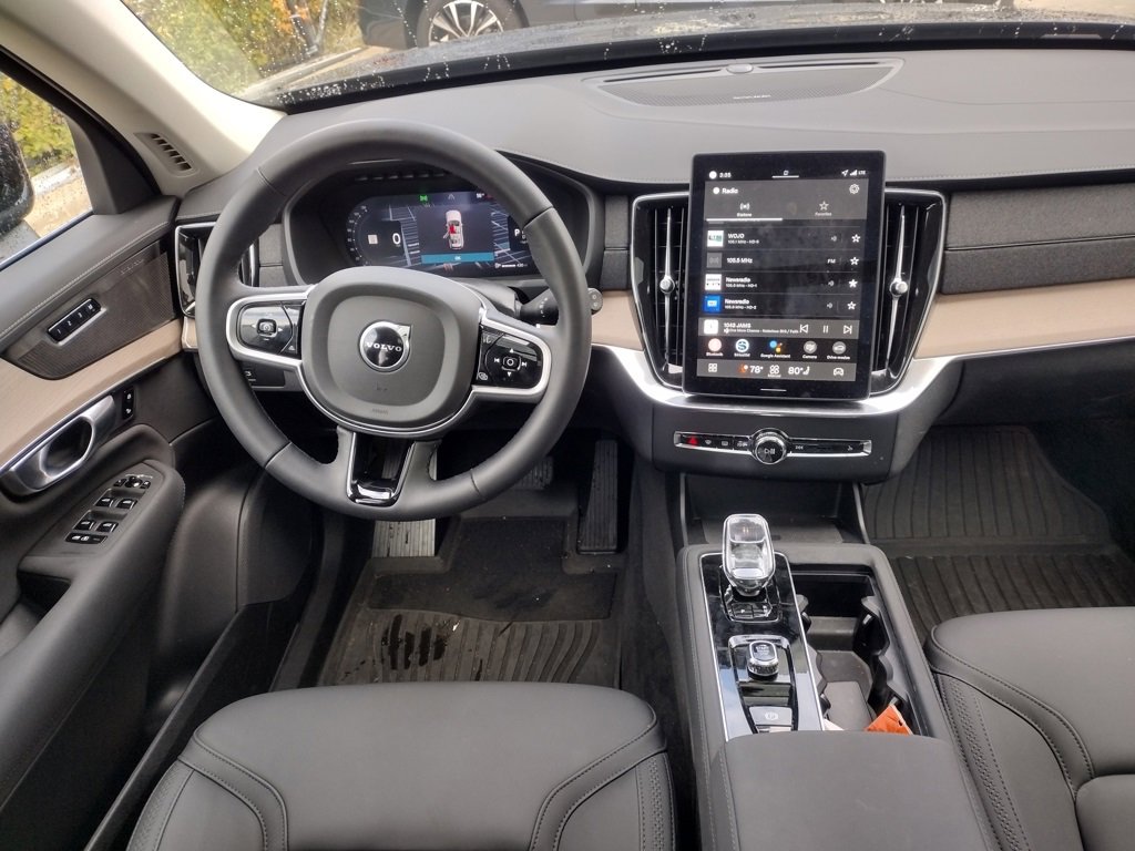 New 2026 Volvo XC90 B6 Plus w/ Protection Package Premier image 19