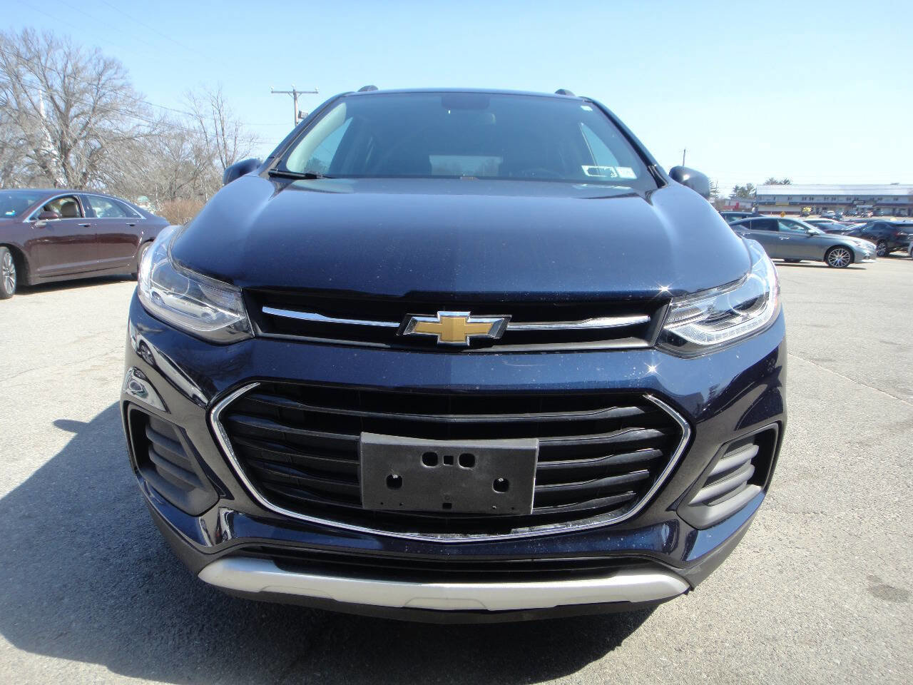 Used 2021 Chevrolet Trax LT w/ Driver Confidence Package image 2
