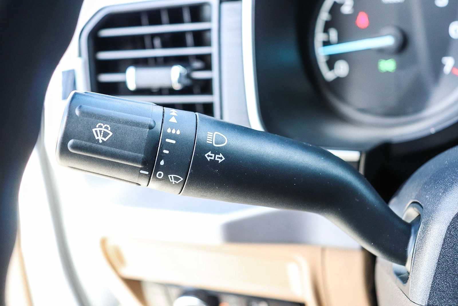 Used 2023 Ford F150 XLT image 19