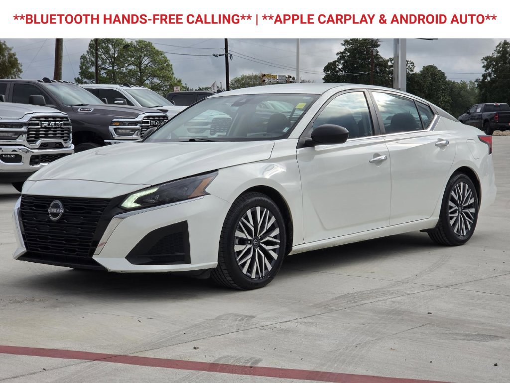 Used 2025 Nissan Altima 2.5 SV FWD image 3