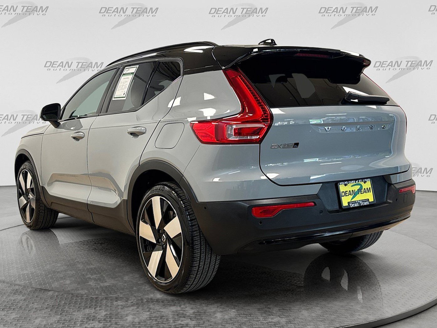 Used 2025 Volvo EX40 Plus w/ Climate Package AWD/4WD image 6