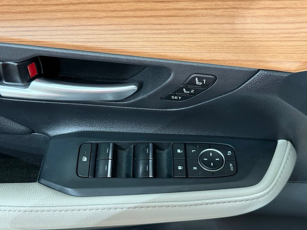 Certified 2024 Toyota Grand Highlander AWD image 16