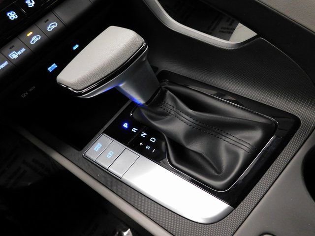 Used 2024 Hyundai Elantra SEL image 41