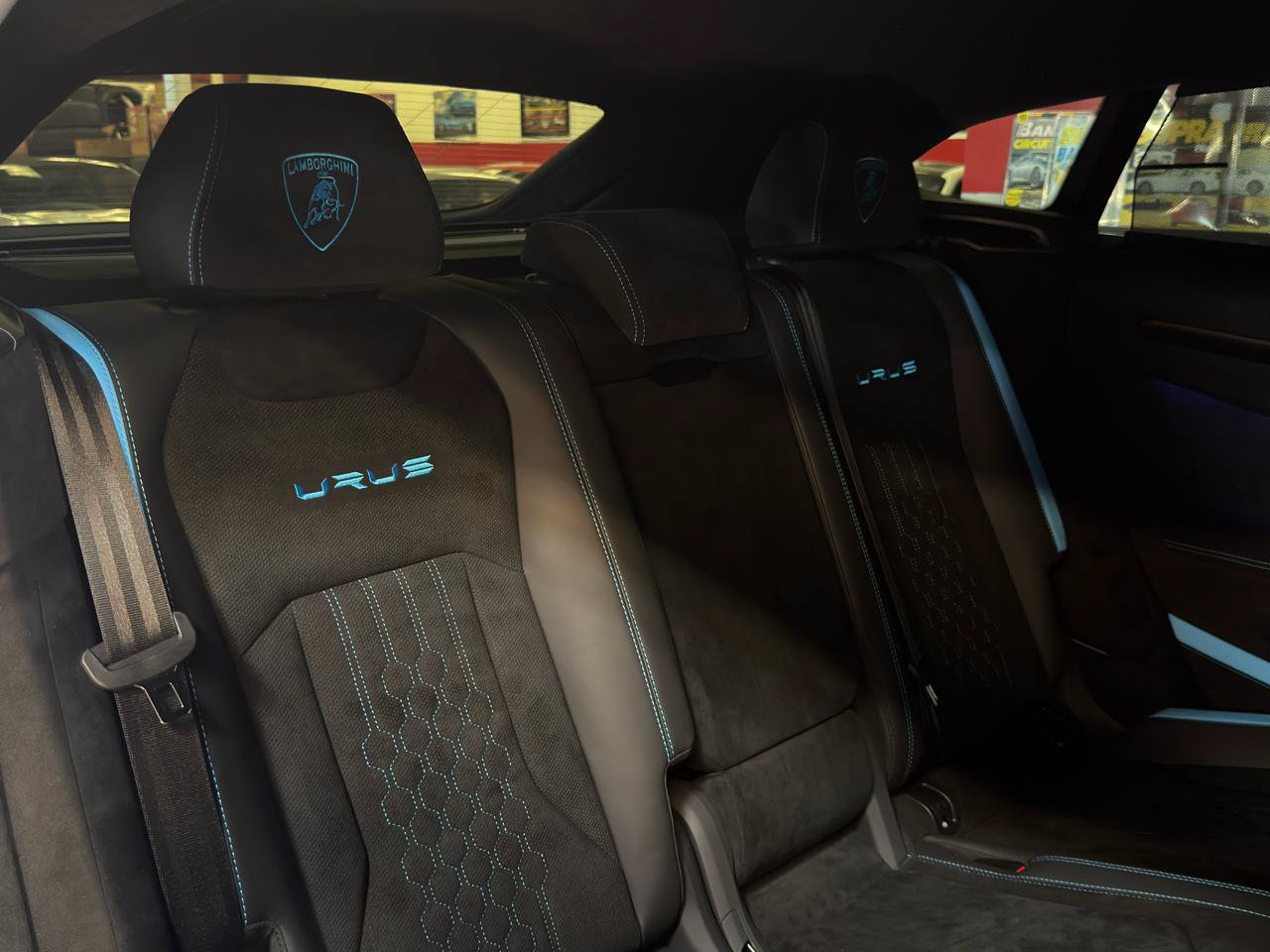 Used 2024 Lamborghini Urus Performante AWD/4WD image 41