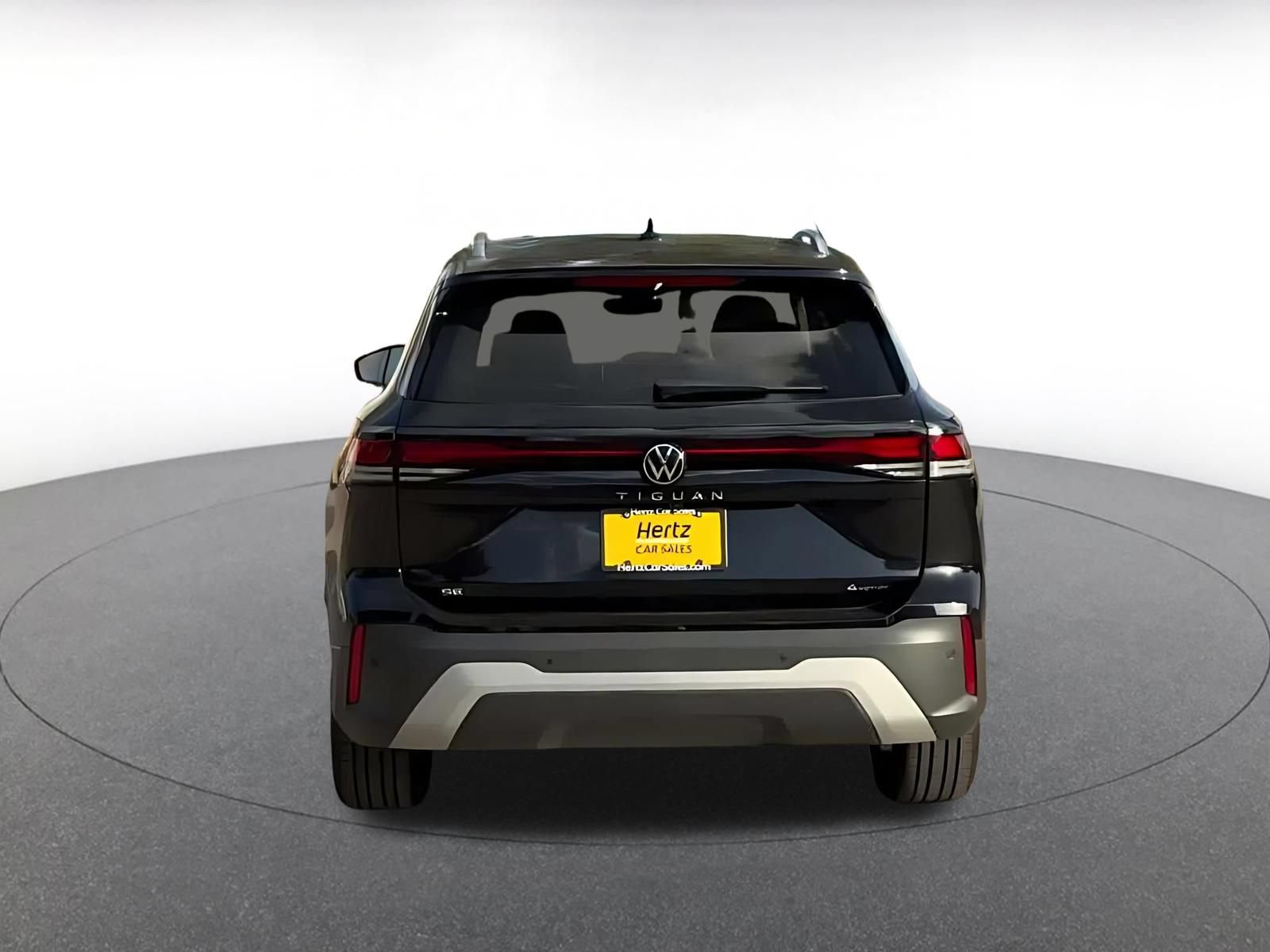 Used 2026 Volkswagen Tiguan SE AWD/4WD image 12