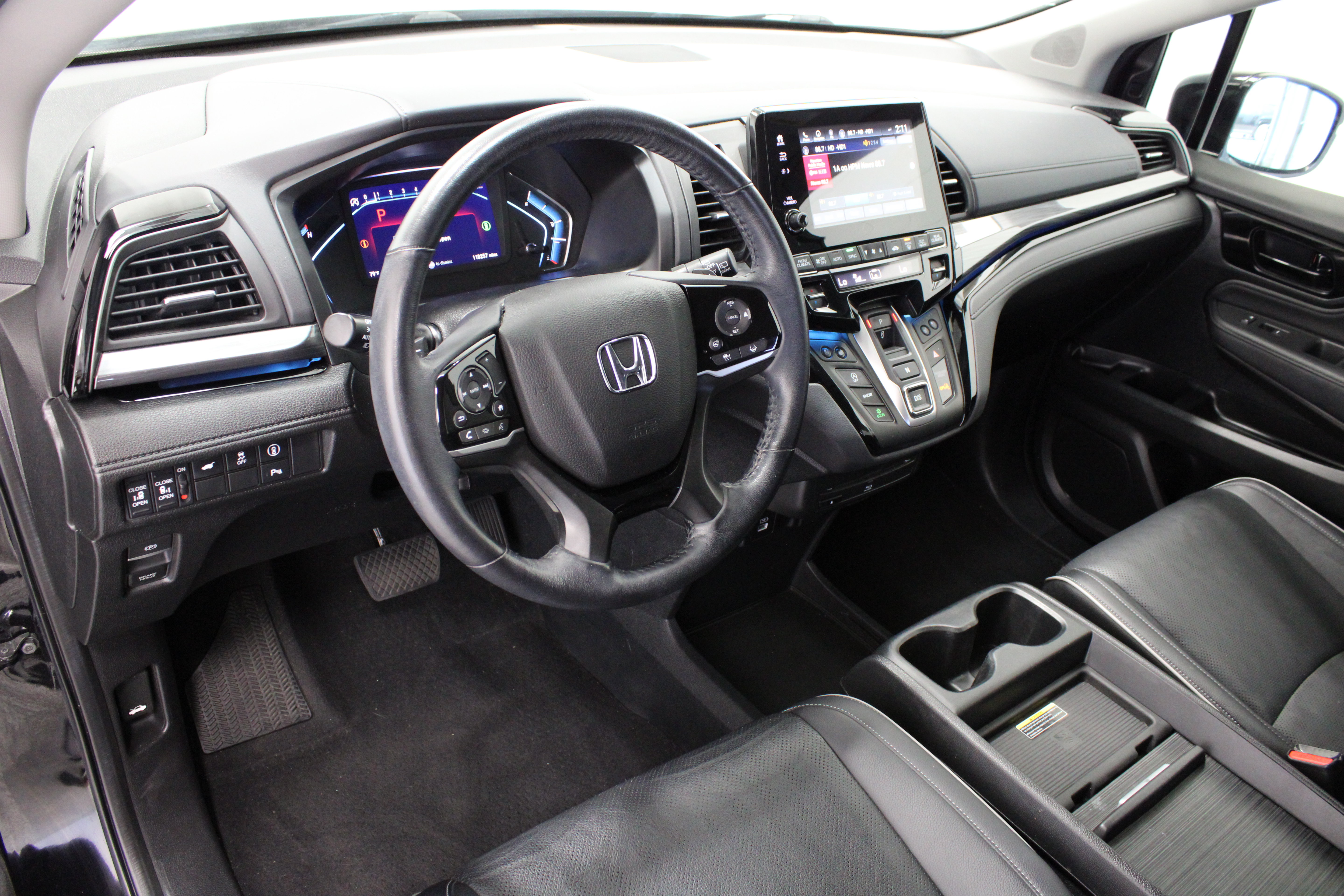 Used 2022 Honda Odyssey Elite image 13