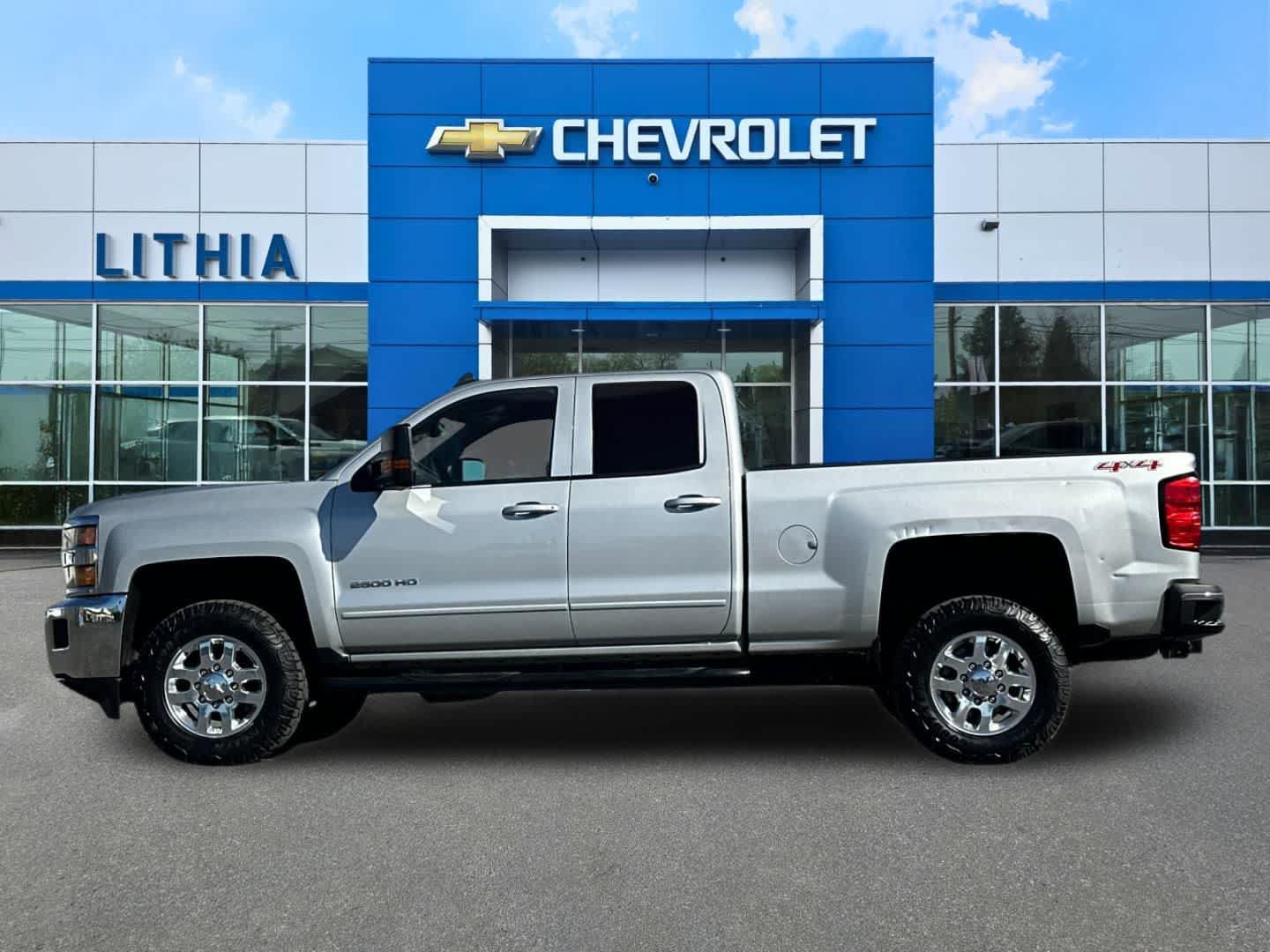 Used 2015 Chevrolet Silverado 2500 LT w/ LT Convenience Package AWD/4WD image 5