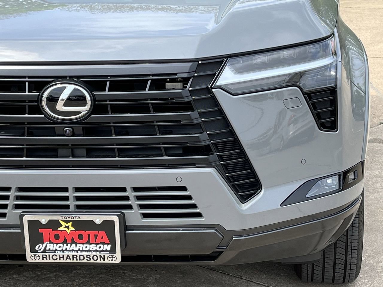 Used 2025 Lexus GX 550 w/ Accessory Package (2T) image 8