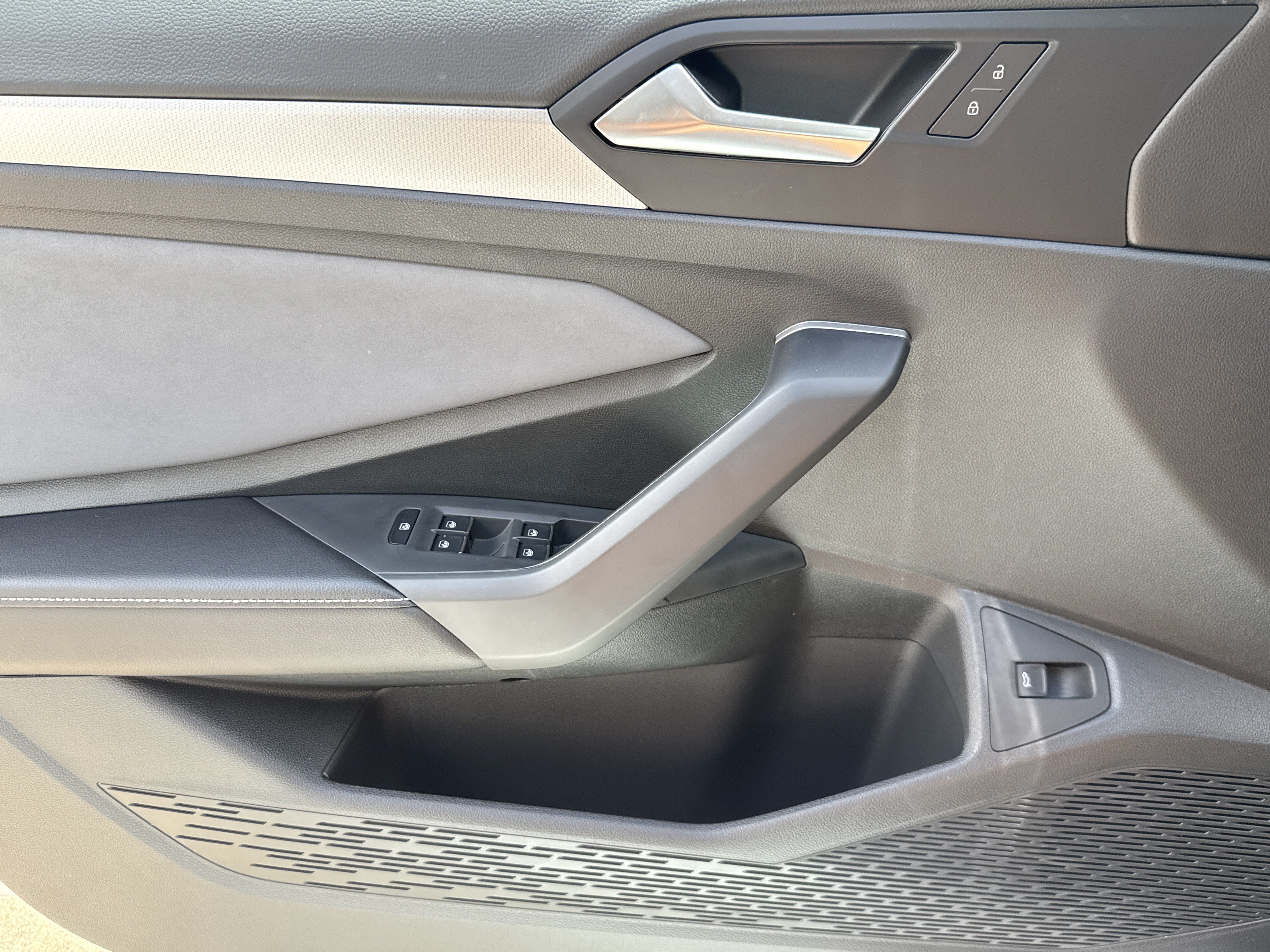 New 2026 Volkswagen Jetta SE FWD image 8