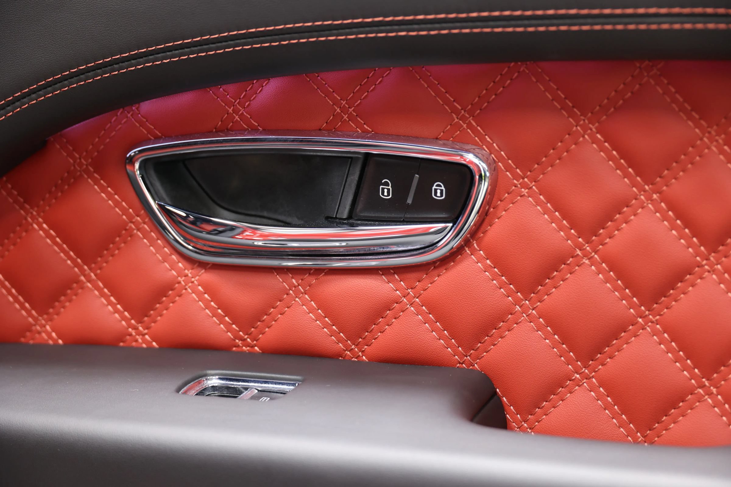 Used 2022 Bentley Bentayga AWD/4WD image 87