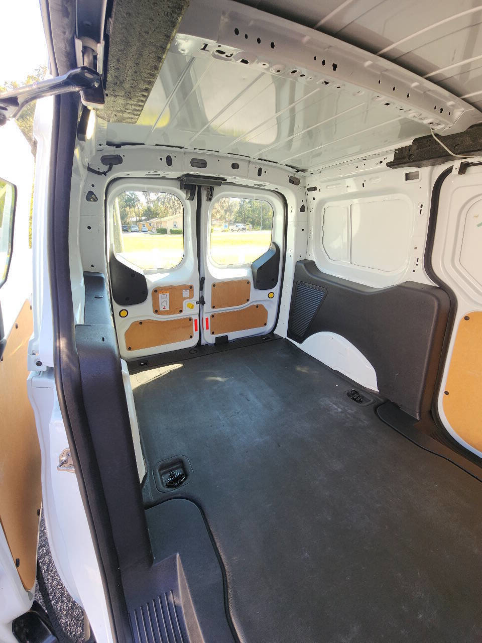 Used 2015 Ford Transit Connect XL image 32