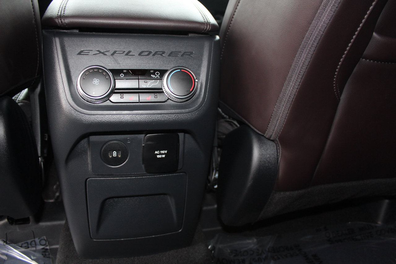 Used 2025 Ford Explorer Platinum w/ LUX Leather Package image 63