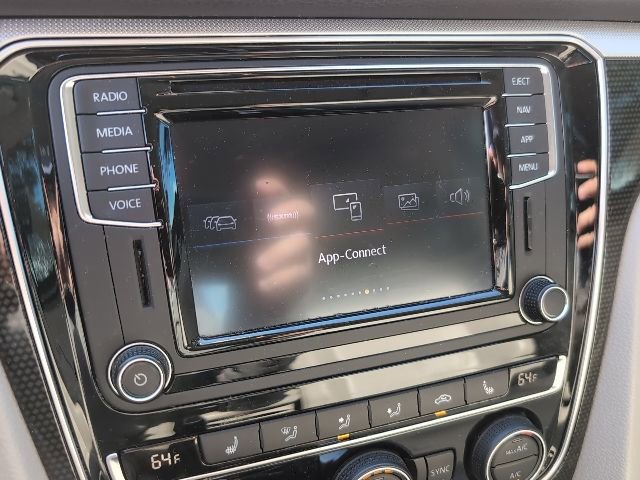 Used 2019 Volkswagen Passat 2.0T SE R-Line image 12