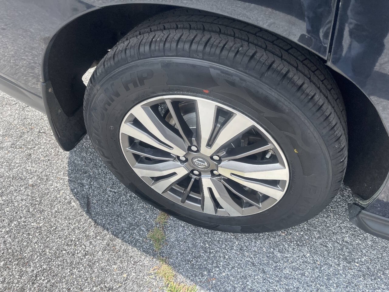 Used 2019 Nissan Pathfinder S AWD/4WD image 30