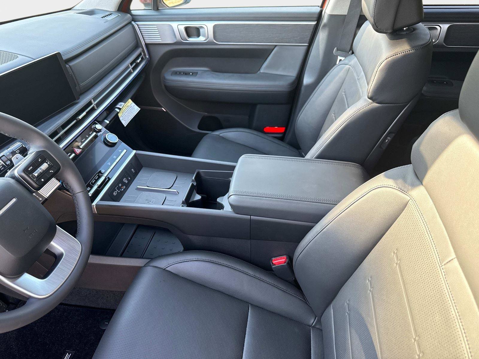 Used 2025 Hyundai Santa Fe Limited image 20