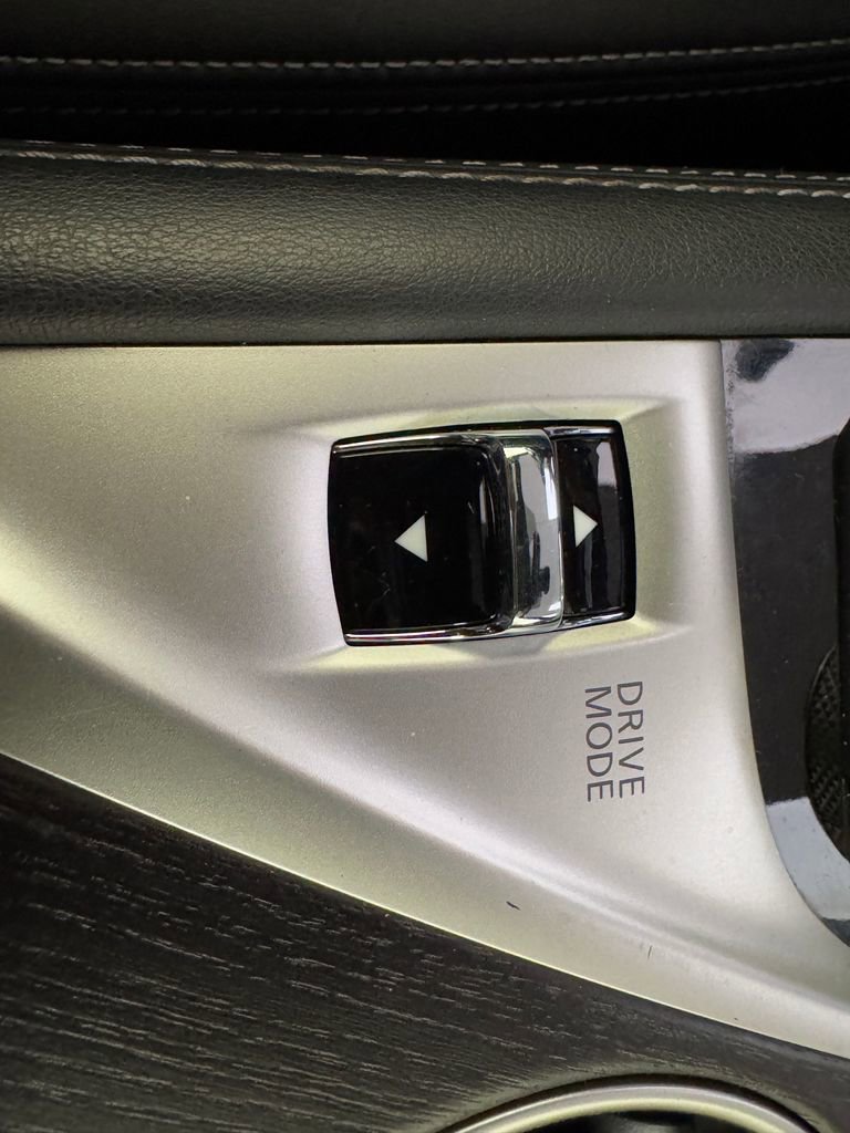 Used 2022 INFINITI Q50 Sensory image 38