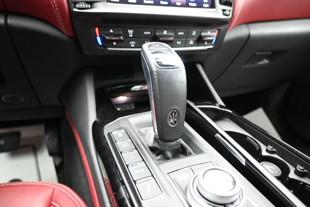 Used 2023 Maserati Levante GT AWD/4WD image 24