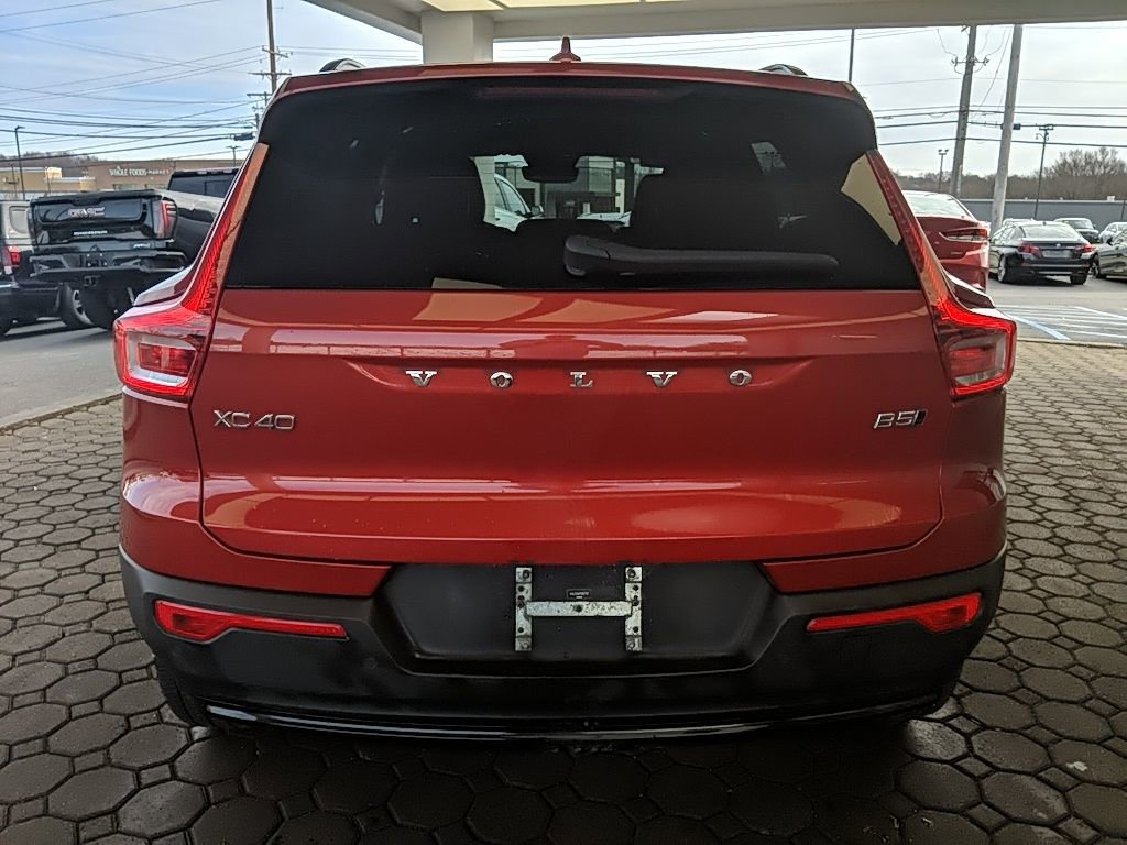 Used 2023 Volvo XC40 B5 Plus w/ Driver Assist Package image 6