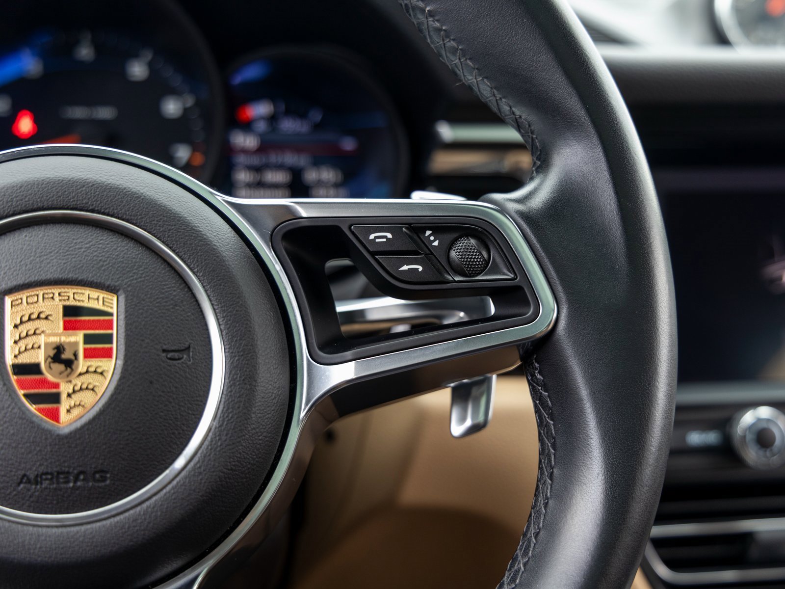 Used 2020 Porsche Macan image 31