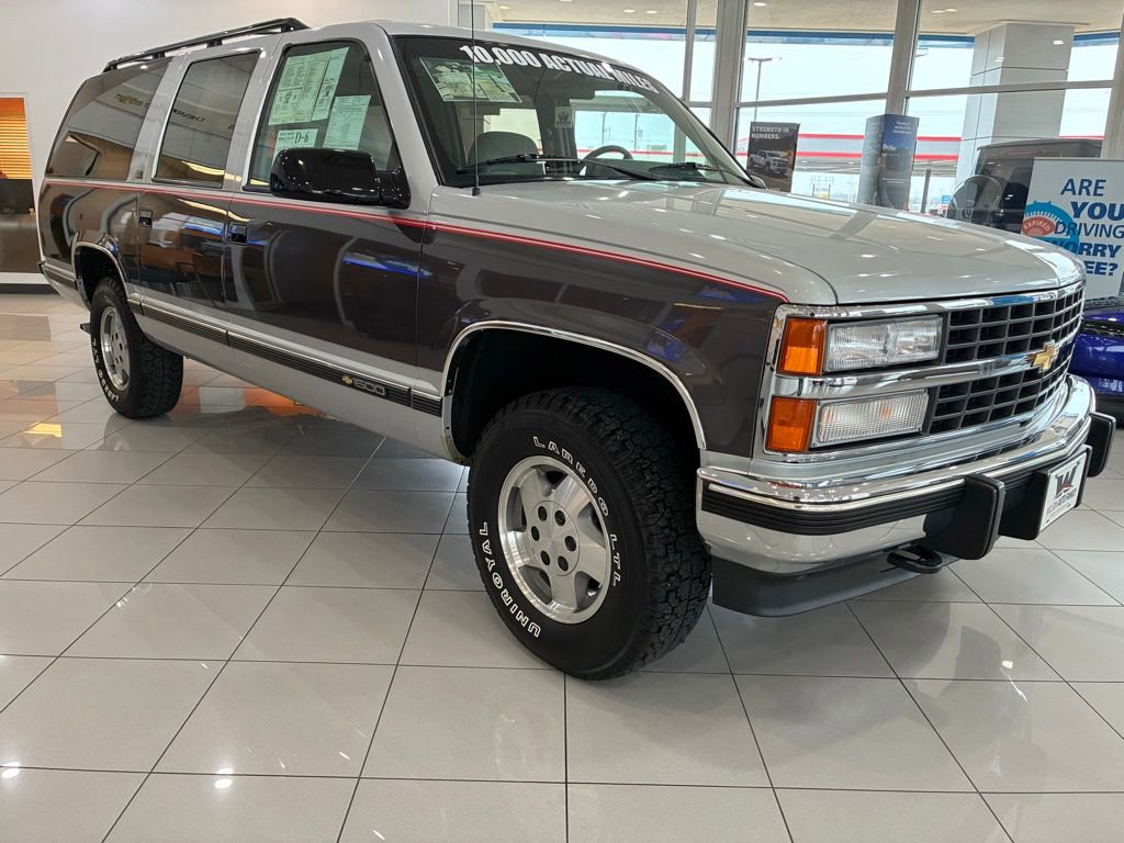 Used 1993 Chevrolet Suburban 4WD image 1