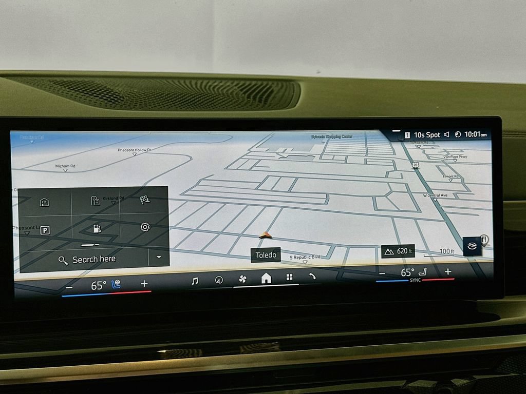 Used 2026 BMW X7 xDrive40i AWD/4WD image 18