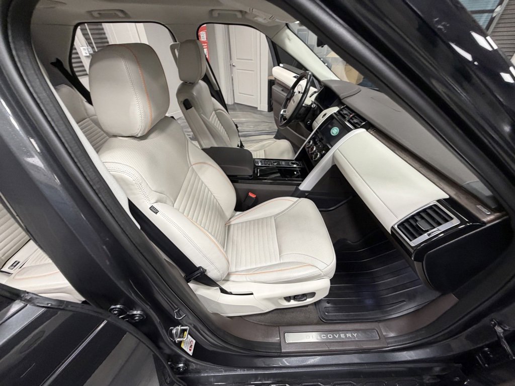 Used 2019 Land Rover Discovery HSE image 45