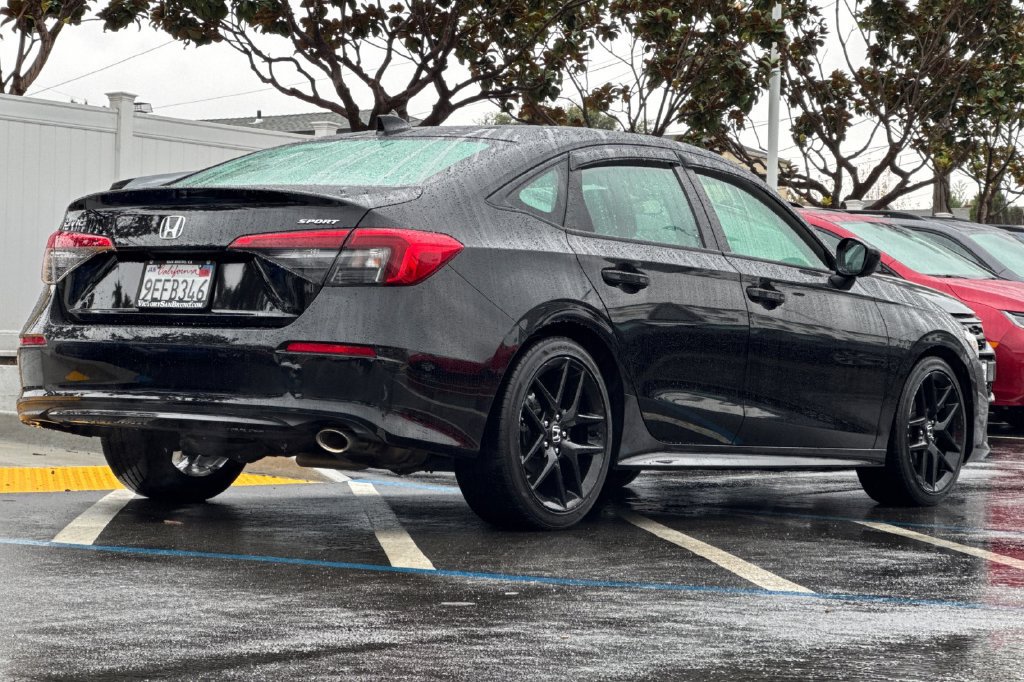 Used 2023 Honda Civic Sport image 4