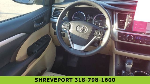 Used 2019 Toyota Highlander XLE FWD image 23