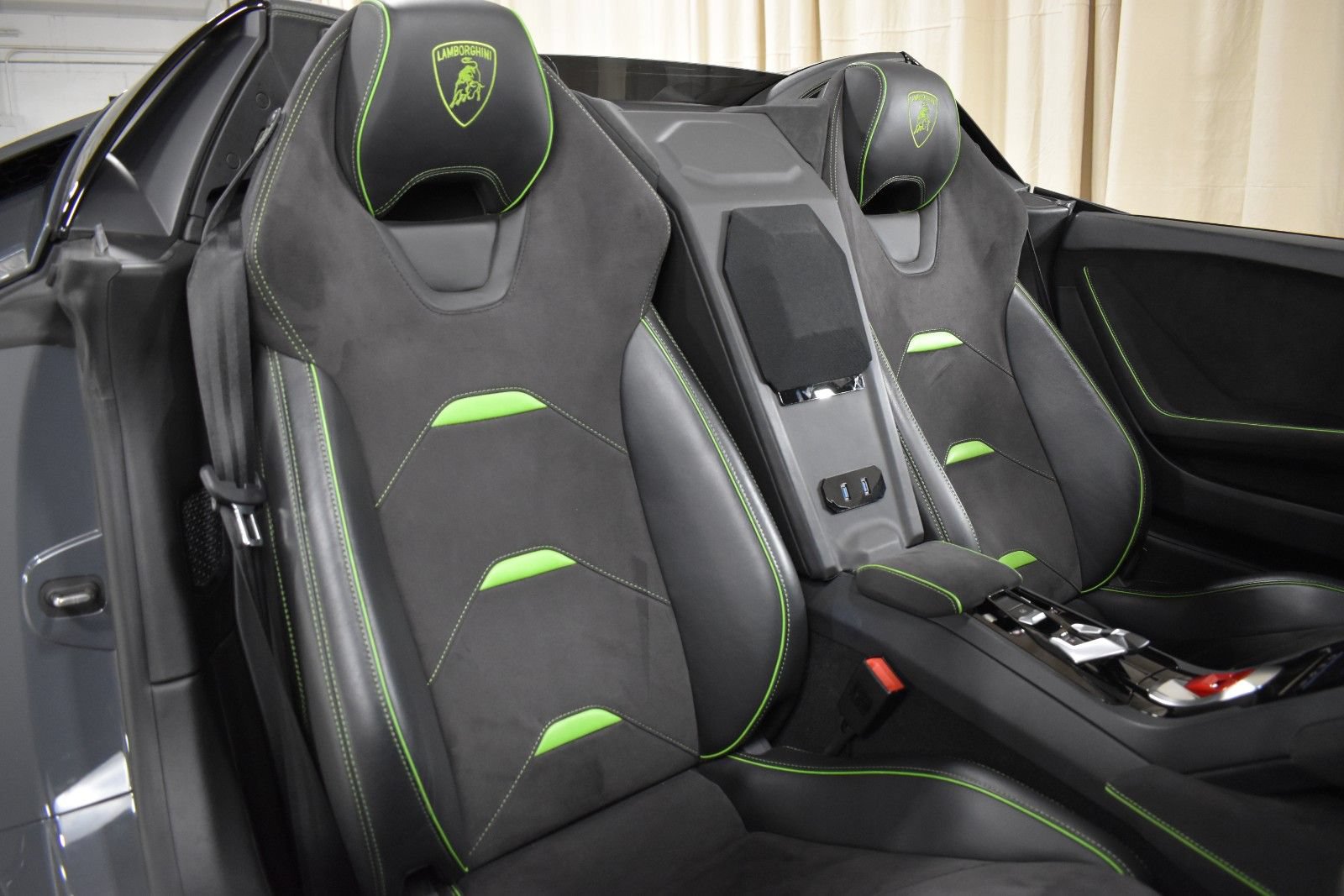 Used 2020 Lamborghini Huracan EVO AWD/4WD image 26