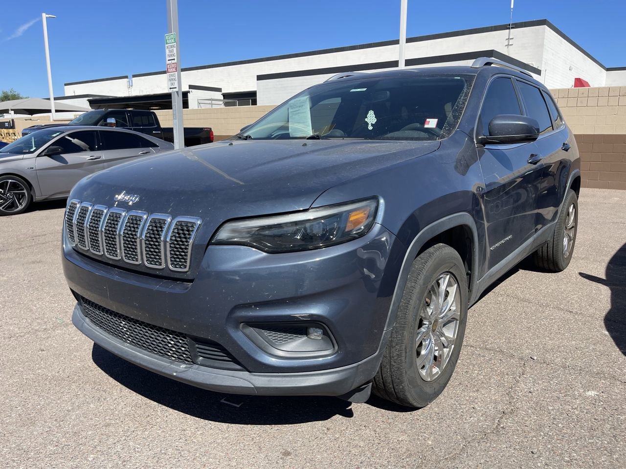Used 2019 Jeep Cherokee Latitude Plus w/ Comfort/Convenience Group image 3