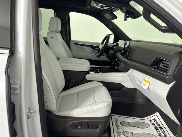 New 2026 Chevrolet Tahoe Premier w/ Sun And Tow Package AWD/4WD image 17