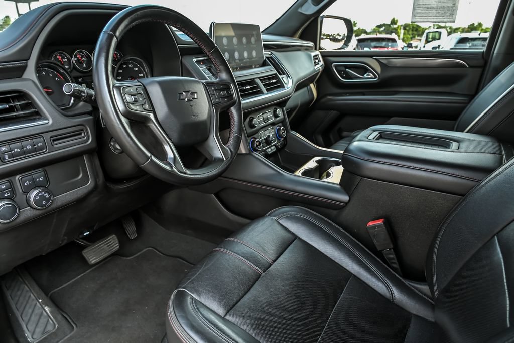 Used 2021 Chevrolet Suburban RST w/ Luxury Package AWD/4WD image 12