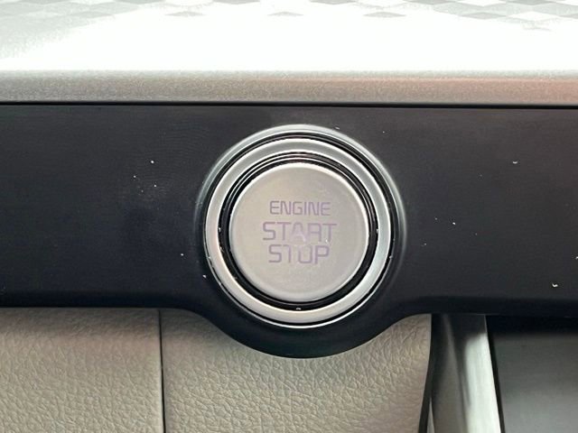 Used 2024 Kia Carnival LX image 27