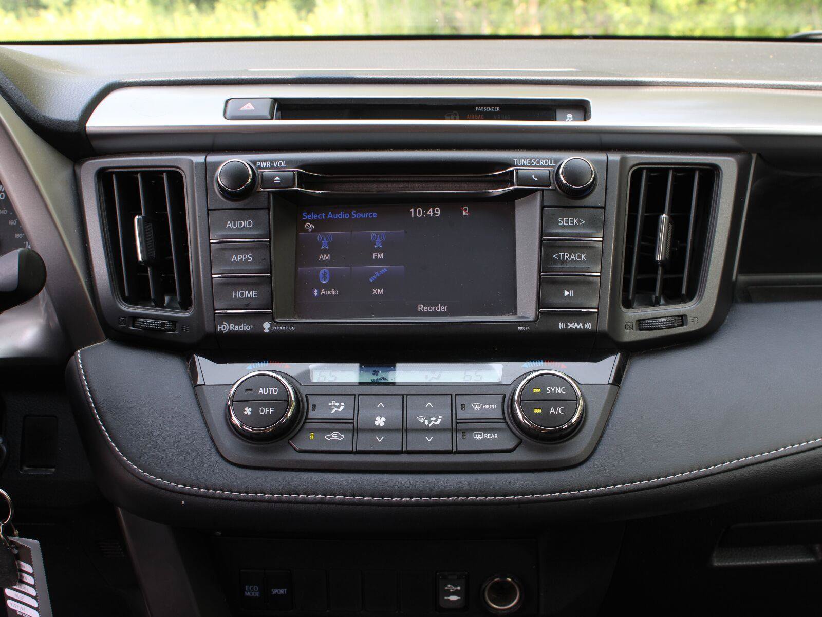 Used 2016 Toyota RAV4 XLE AWD/4WD image 15