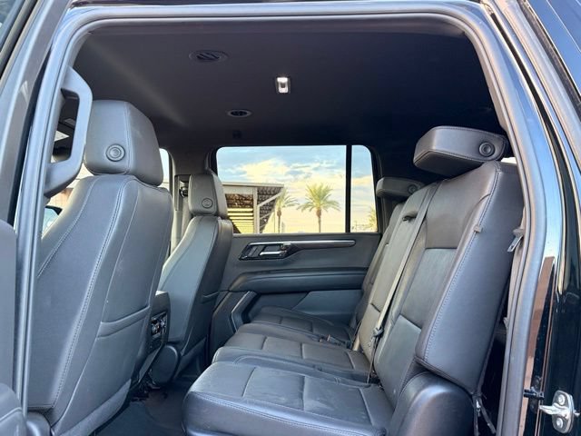 Used 2025 Chevrolet Suburban Z71 AWD/4WD image 18
