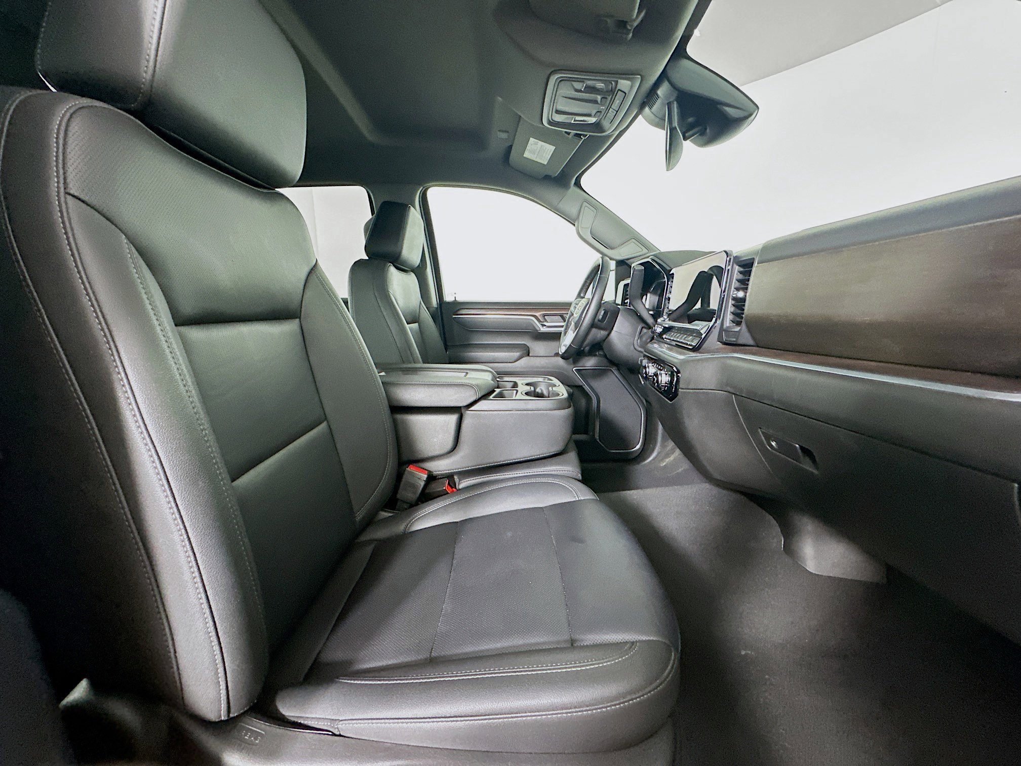 Used 2025 GMC Sierra 1500 SLT AWD/4WD image 31