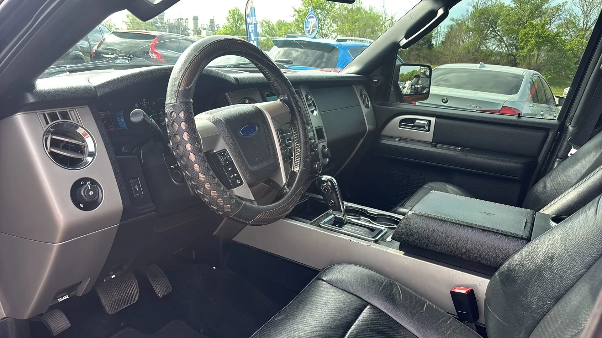 Used 2016 Ford Expedition EL Limited RWD image 2