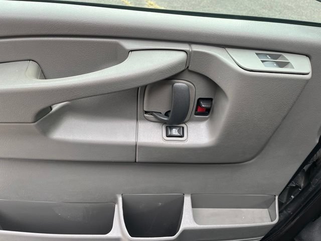 Used 2014 Chevrolet Express 1500 RWD image 21