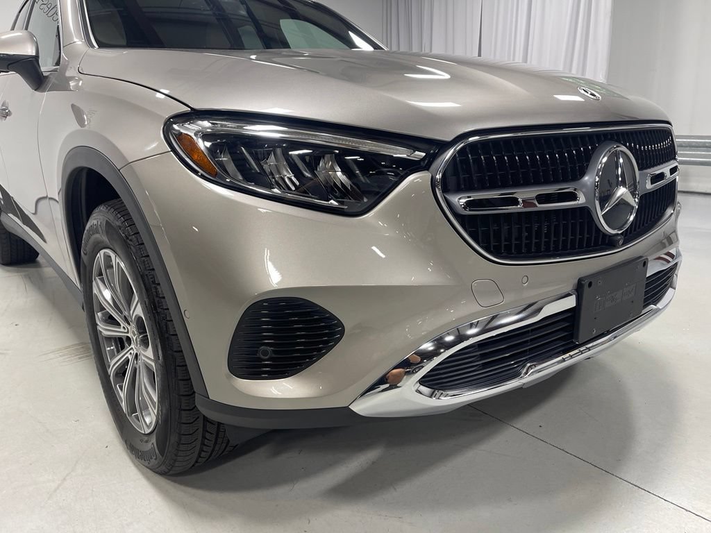 Used 2023 Mercedes-Benz GLC 300 4MATIC image 11