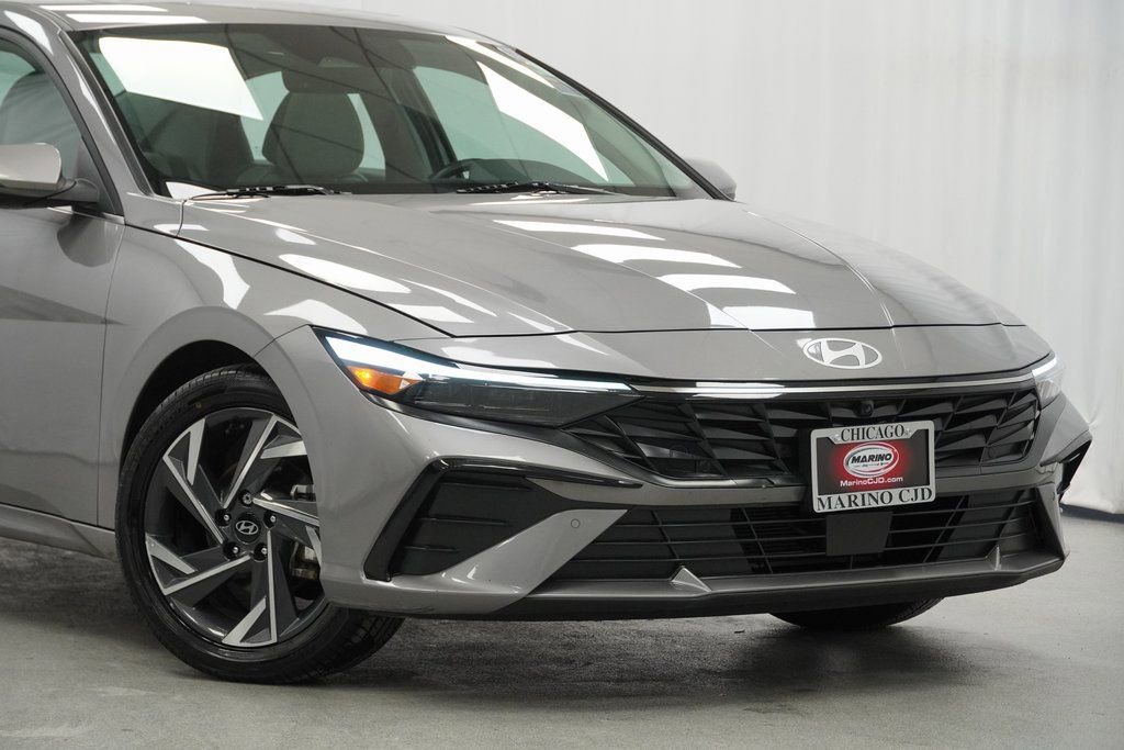 Used 2024 Hyundai Elantra Limited video 3