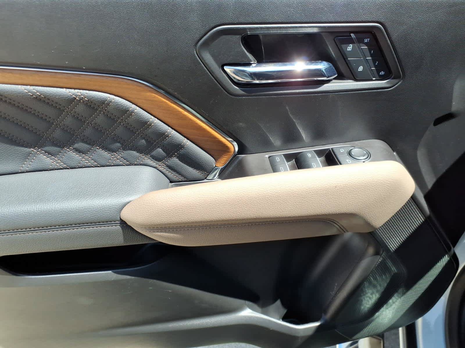 Certified 2024 GMC Canyon Denali AWD/4WD image 4