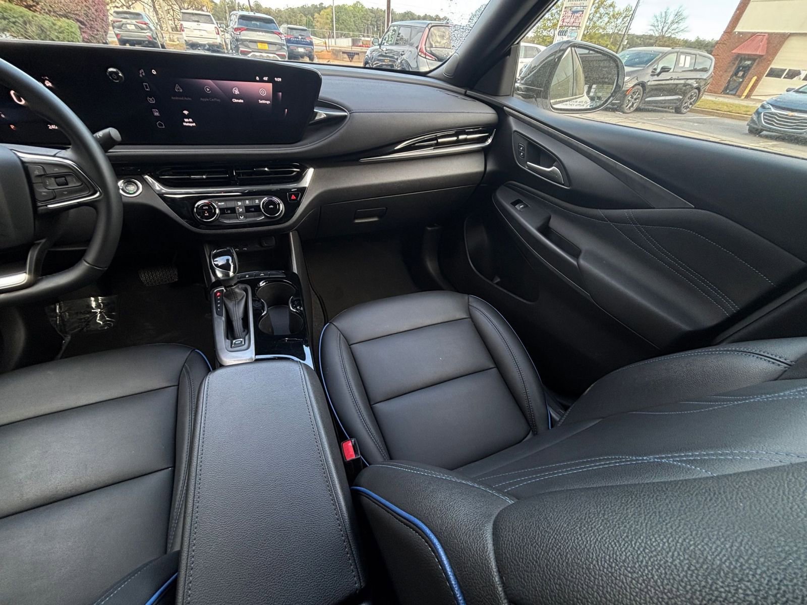 Used 2025 Buick Envista Sport Touring FWD image 37
