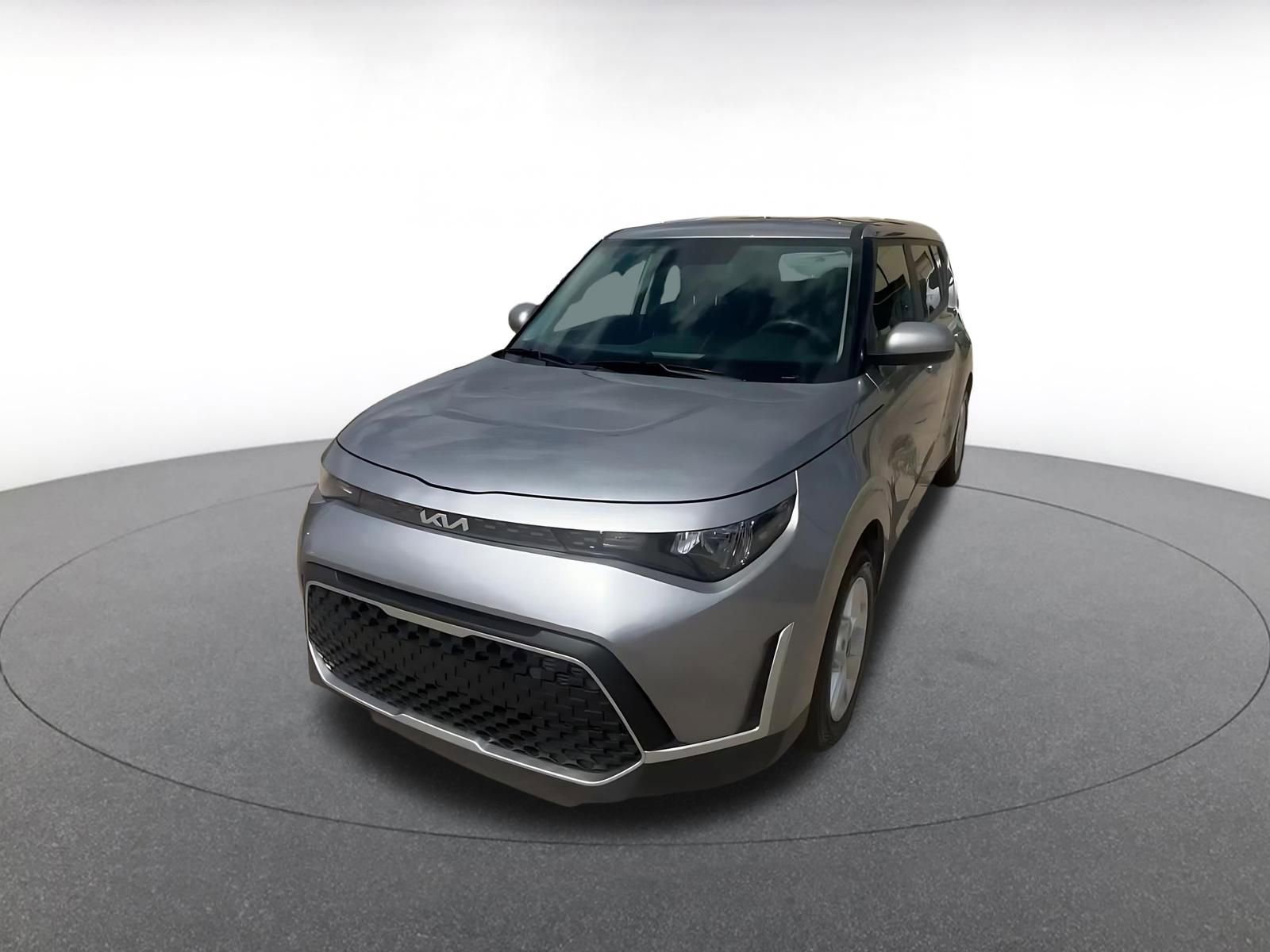 Used 2025 Kia Soul LX w/ LX Technology Package FWD image 7