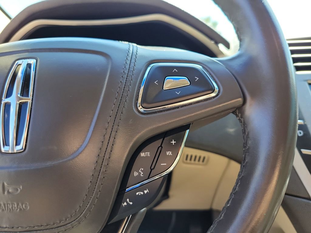 Used 2017 Lincoln MKZ Reserve image 21