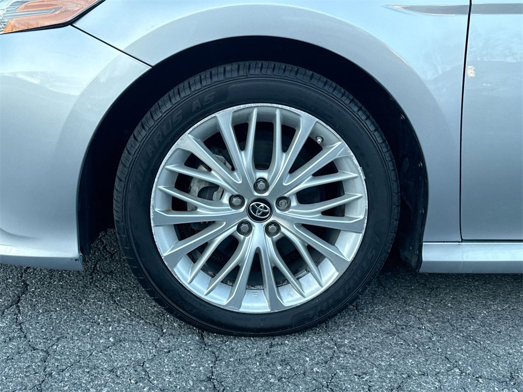 Used 2018 Toyota Camry XLE image 19