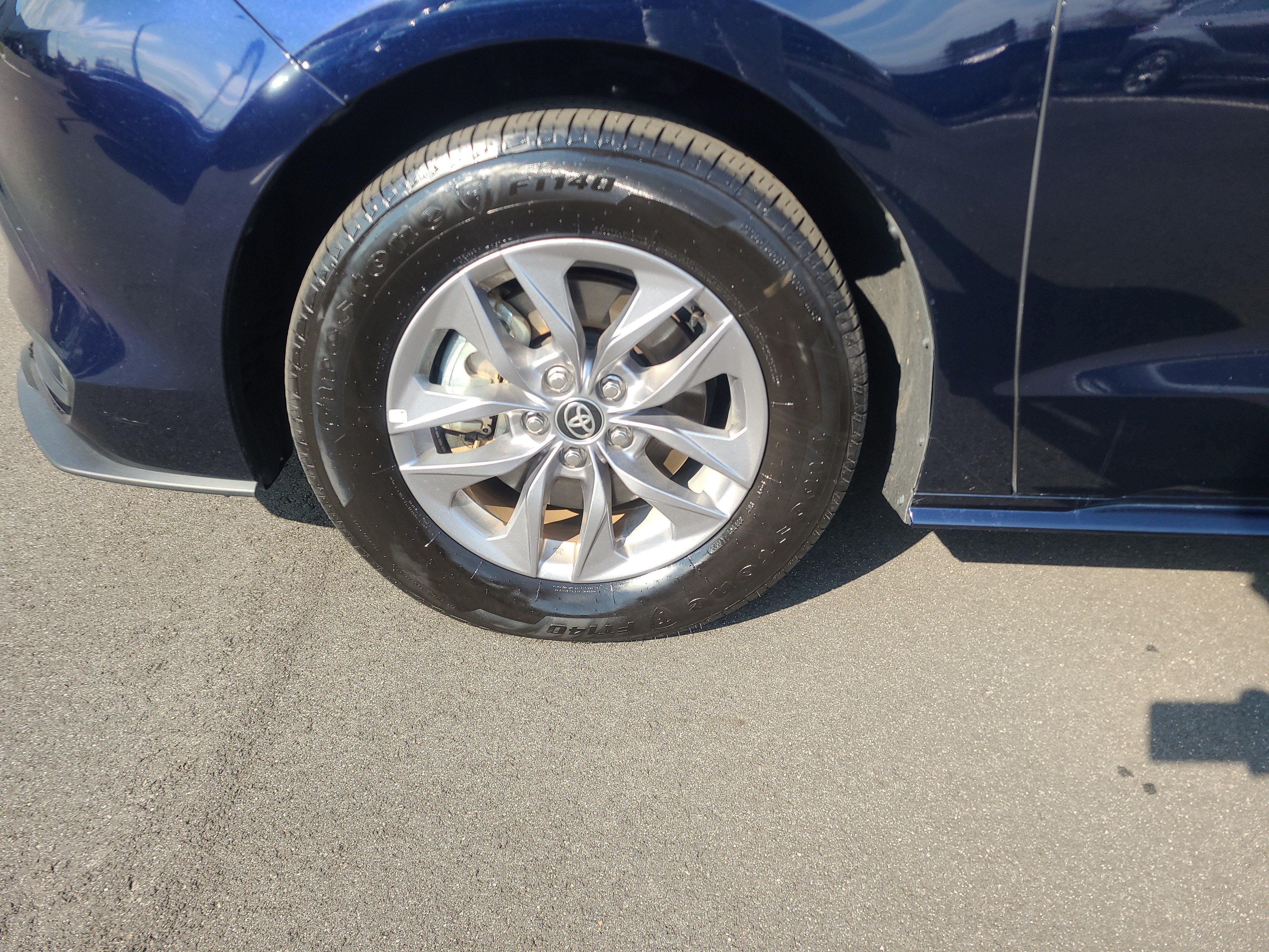 Certified 2026 Toyota Sienna XLE FWD image 9