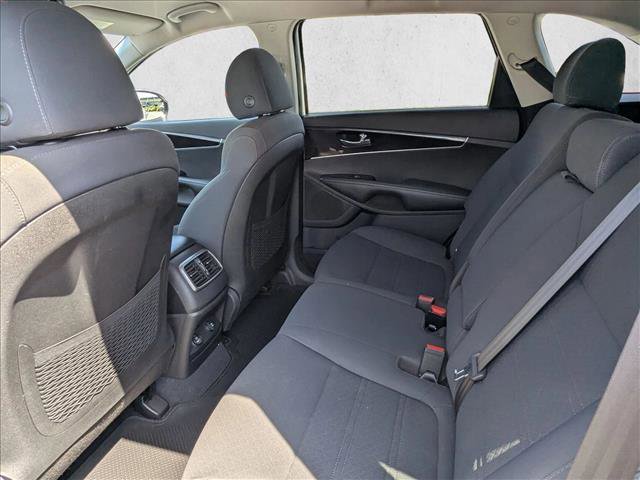 Used 2019 Kia Sorento LX image 17