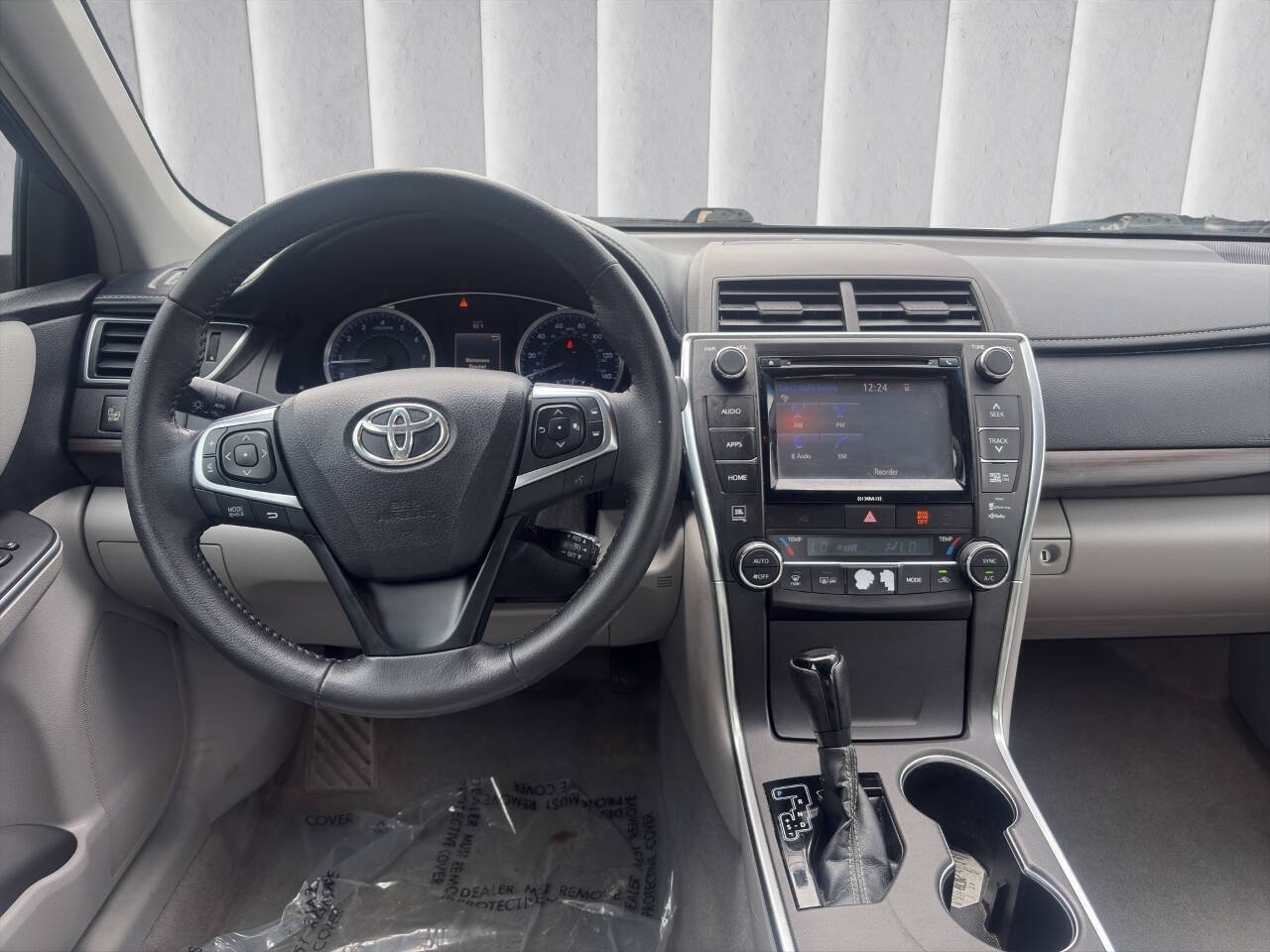 Used 2016 Toyota Camry XLE FWD image 14